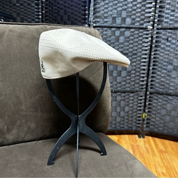 Kangol cream men’s flat cap green kangaroo logo on the back woven newsboy
